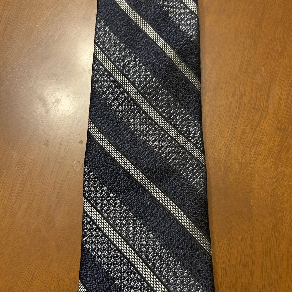 Elegant Navy Blue and Gray Striped Tie. - Picture 3 of 4